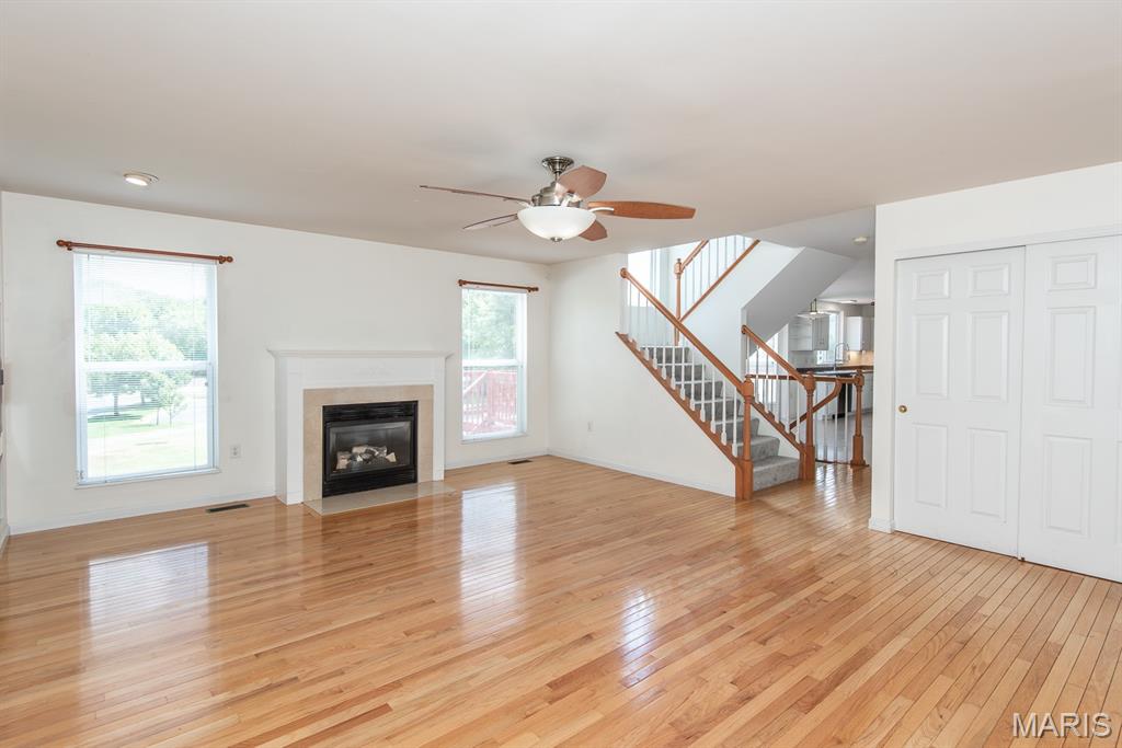 Maryland Heights, Missouri 63043, United States, 4 Bedrooms Bedrooms, ,3 BathroomsBathrooms,Residential,Pending,191133