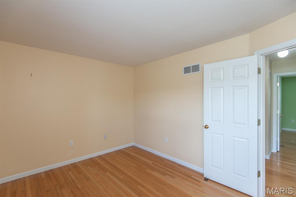 Maryland Heights, Missouri 63043, United States, 4 Bedrooms Bedrooms, ,3 BathroomsBathrooms,Residential,Pending,191133