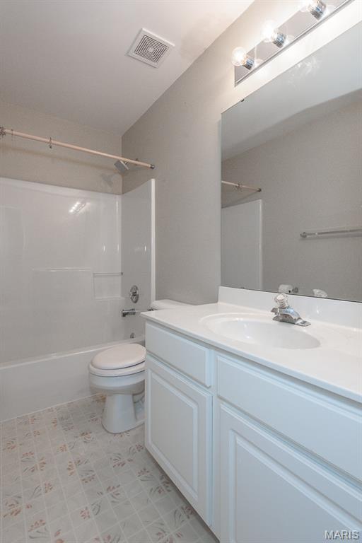 Maryland Heights, Missouri 63043, United States, 4 Bedrooms Bedrooms, ,3 BathroomsBathrooms,Residential,Pending,191133