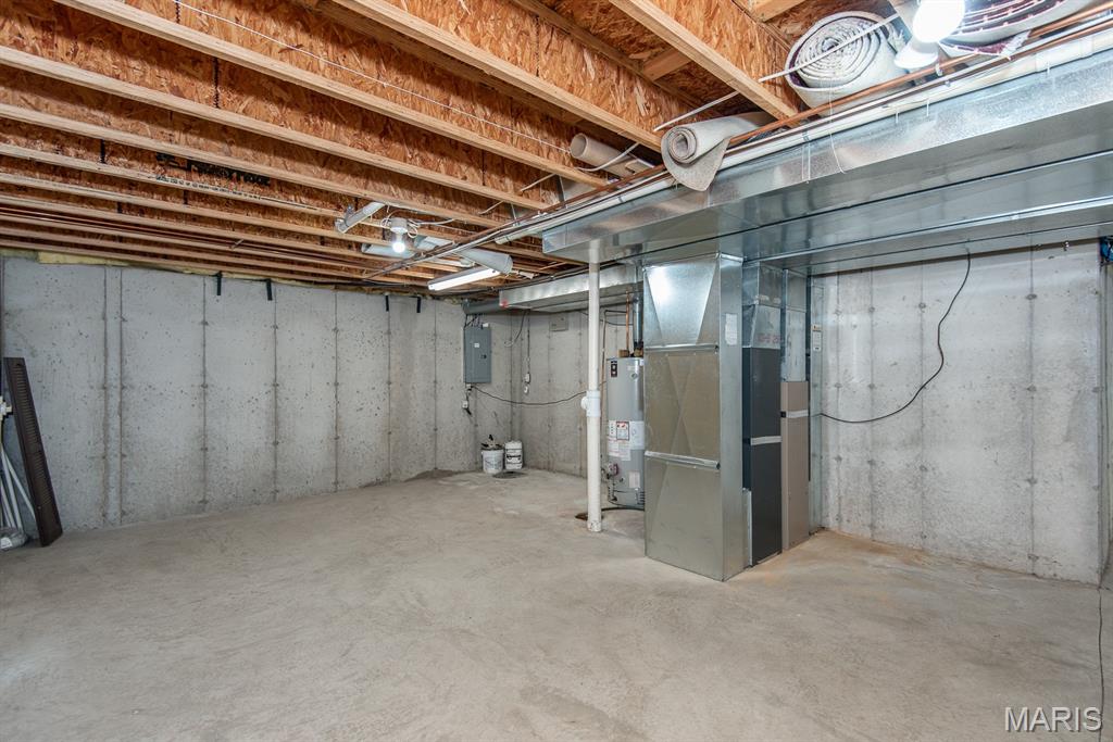 Maryland Heights, Missouri 63043, United States, 4 Bedrooms Bedrooms, ,3 BathroomsBathrooms,Residential,Pending,191133