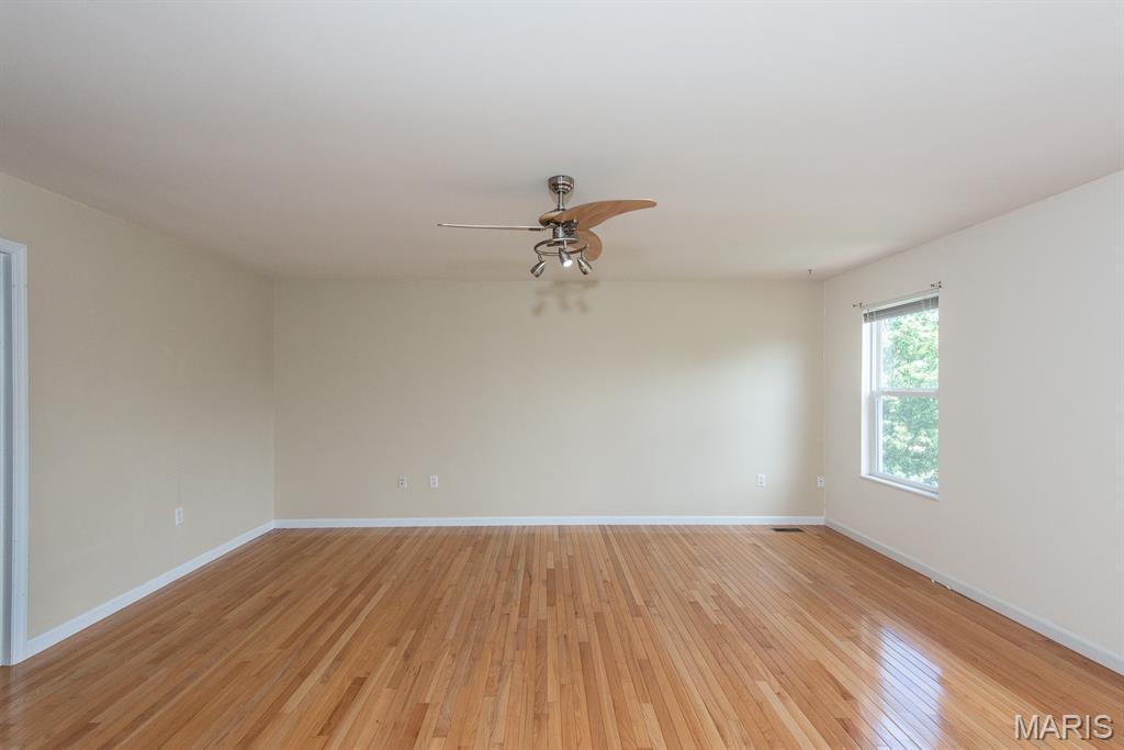 Maryland Heights, Missouri 63043, United States, 4 Bedrooms Bedrooms, ,3 BathroomsBathrooms,Residential,Pending,191133