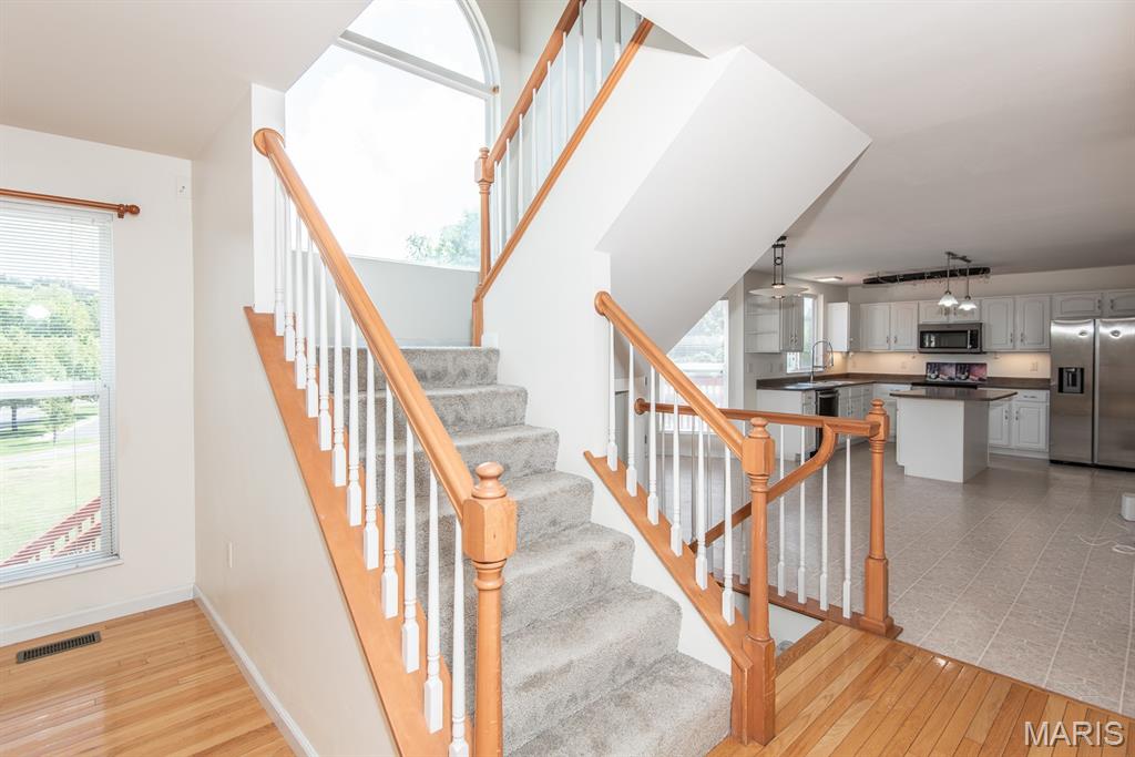 Maryland Heights, Missouri 63043, United States, 4 Bedrooms Bedrooms, ,3 BathroomsBathrooms,Residential,Pending,191133