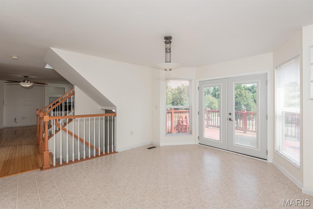 Maryland Heights, Missouri 63043, United States, 4 Bedrooms Bedrooms, ,3 BathroomsBathrooms,Residential,Pending,191133