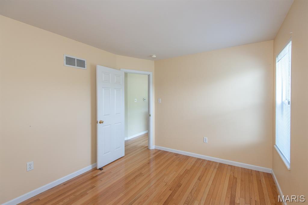 Maryland Heights, Missouri 63043, United States, 4 Bedrooms Bedrooms, ,3 BathroomsBathrooms,Residential,Pending,191133