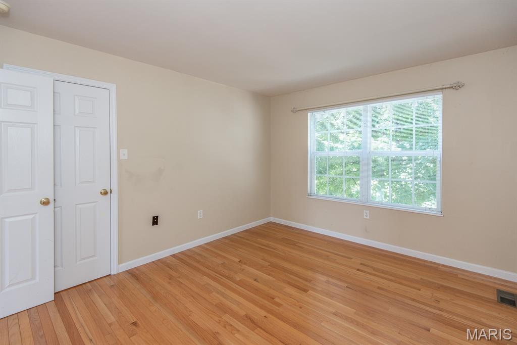 Maryland Heights, Missouri 63043, United States, 4 Bedrooms Bedrooms, ,3 BathroomsBathrooms,Residential,Pending,191133