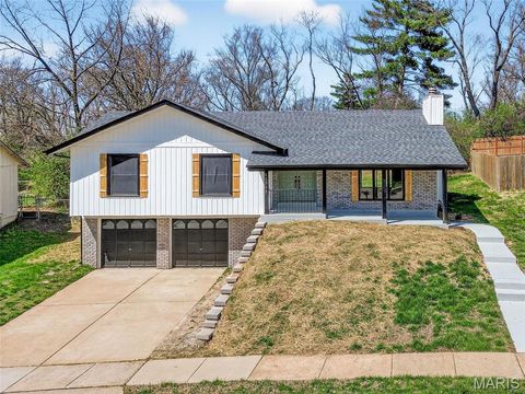 Photo of 11553 Patty Ann Drive, St Louis, MO 63146 (MLS # 26017796)