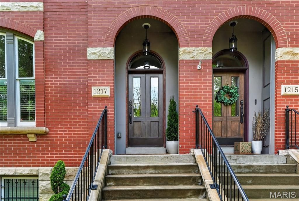 Photo of 1217 Dolman Street, St Louis, MO 63104 (MLS # 26027196)