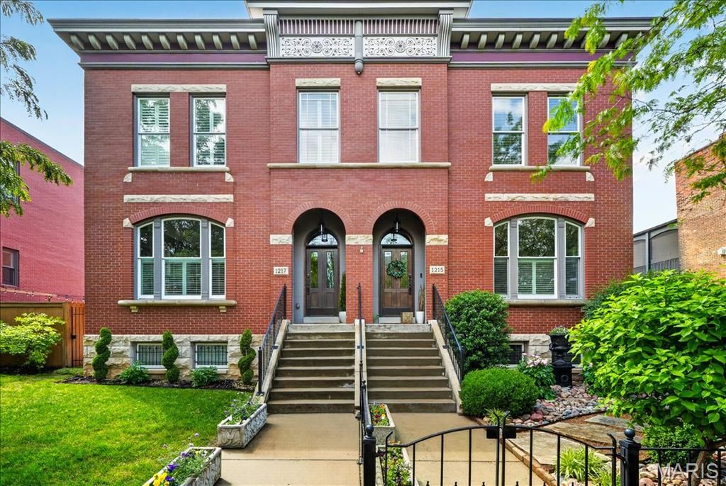 Photo of 1217 Dolman Street, St Louis, MO 63104 (MLS # 26027196)