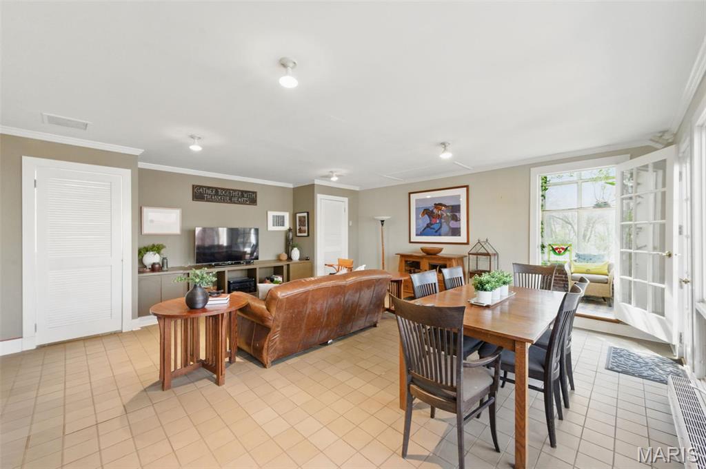 St Louis, Missouri 63119, United States, 5 Bedrooms Bedrooms, ,3 BathroomsBathrooms,Residential,Active,105091