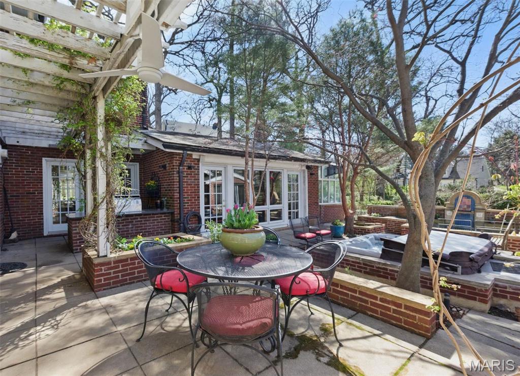 St Louis, Missouri 63119, United States, 5 Bedrooms Bedrooms, ,3 BathroomsBathrooms,Residential,Active,105091