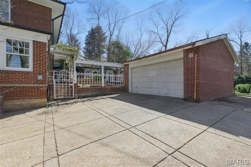 St Louis, Missouri 63119, United States, 5 Bedrooms Bedrooms, ,3 BathroomsBathrooms,Residential,Active,105091