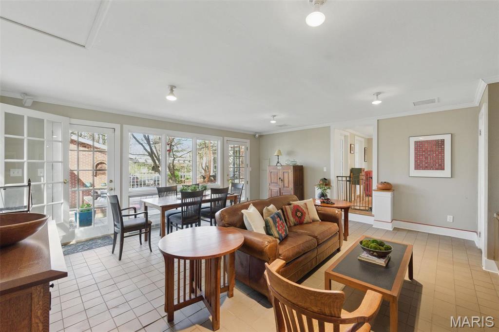 St Louis, Missouri 63119, United States, 5 Bedrooms Bedrooms, ,3 BathroomsBathrooms,Residential,Active,105091