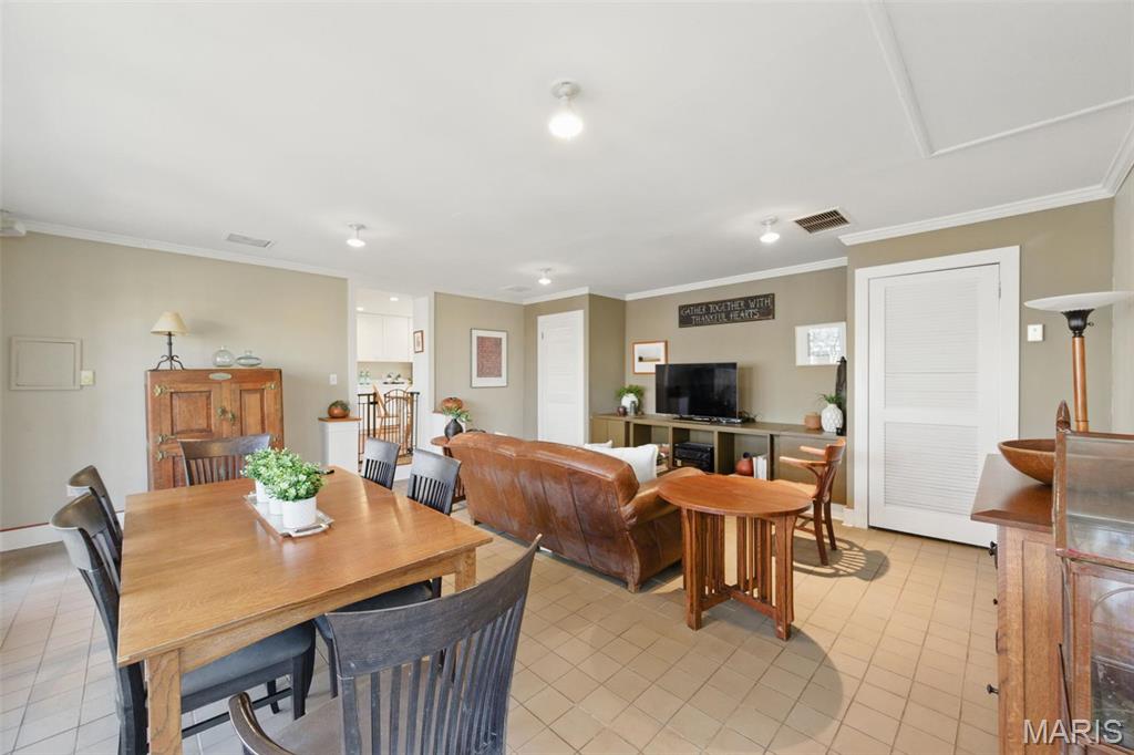 St Louis, Missouri 63119, United States, 5 Bedrooms Bedrooms, ,3 BathroomsBathrooms,Residential,Active,105091