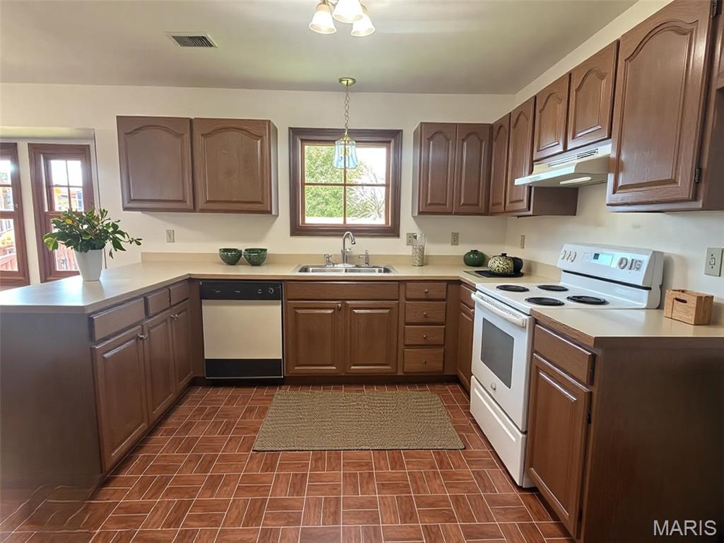 Doercrest Manor - Residential