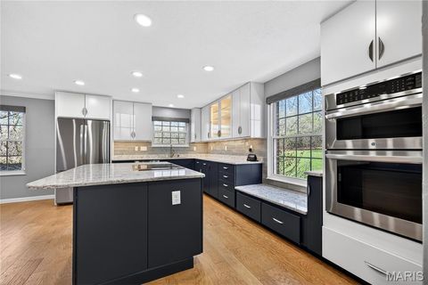 Tiny photo for 2323 Manor Grove Drive #5, Chesterfield, MO 63017 (MLS # 26013382)