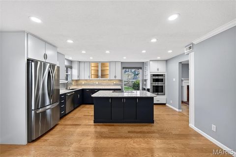 Tiny photo for 2323 Manor Grove Drive #5, Chesterfield, MO 63017 (MLS # 26013382)