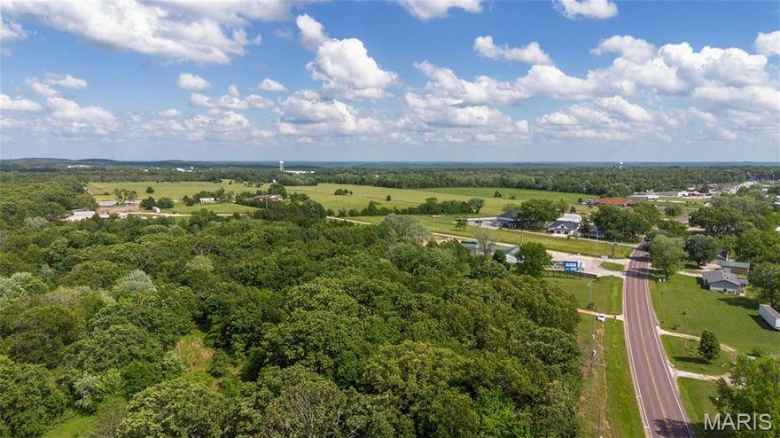 Incredible Development Opportunity to own 1+/- Acre just outside city limits! 
Don’t miss your chance to own a prime piece of vacant land, boasting Highway 68 frontage, this parcel offers outstanding visibility and accessibility, making it an ideal site for commercial, industrial, or residential development. Public sewer is available, and electric service is already nearby, making this property ready for your vision. With no restrictions, the possibilities are endless—whether you're looking to build a business, establish a residential retreat, or invest in future development. The owner is willing sell more adjoining land, offering added flexibility to suit your needs. Opportunities like this don’t come around often, call today for more details or to schedule a tour!