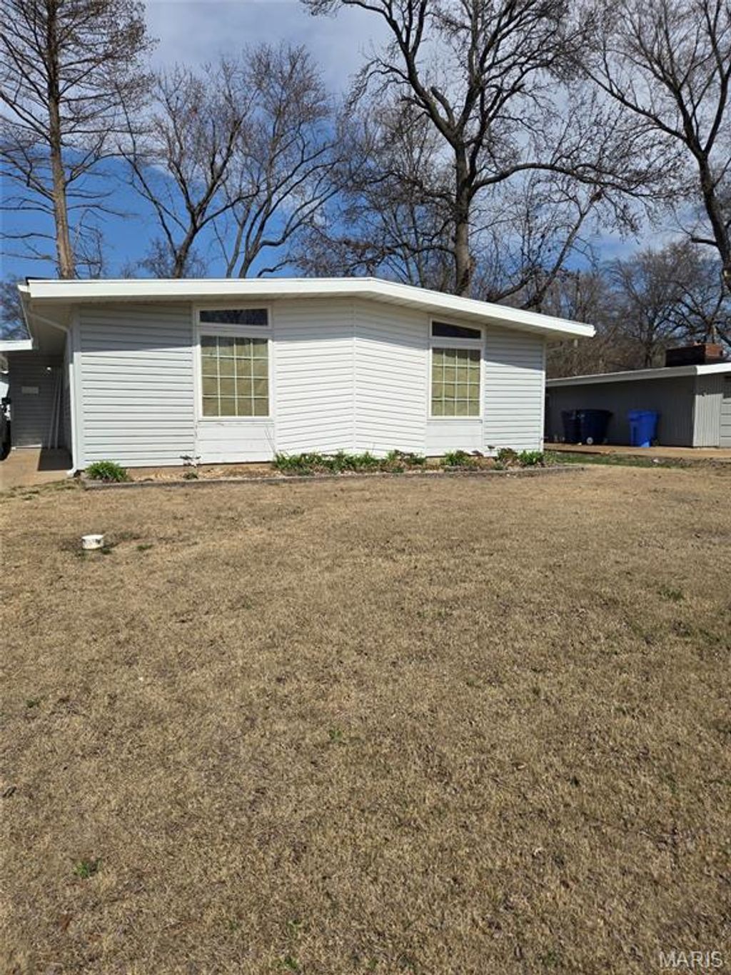 Photo of 815 Robinwood Drive, Florissant, MO 63033 (MLS # 26013509)