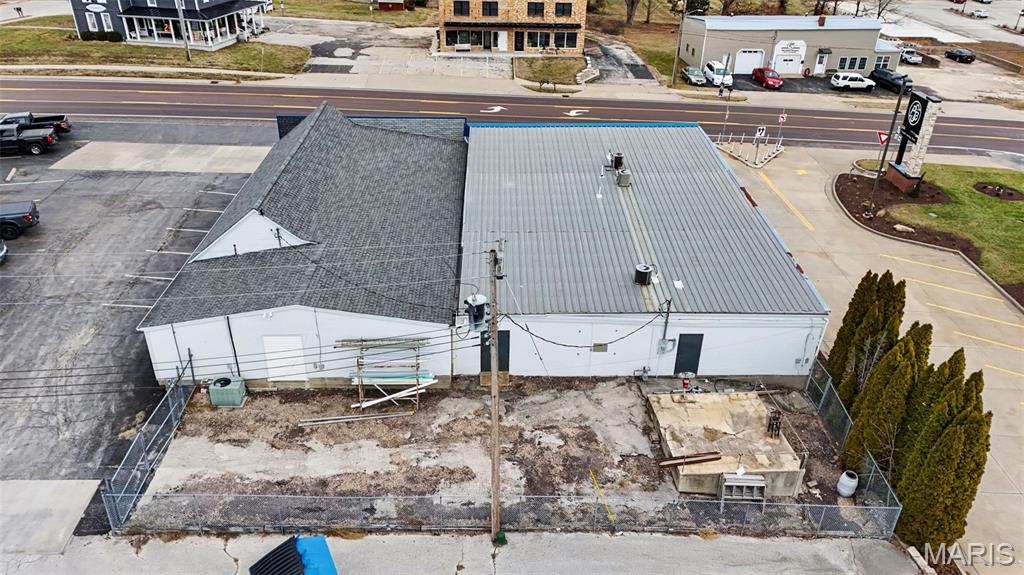 9420-9424 Highway 100