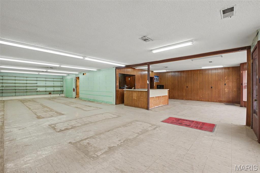 Tracts - Commercial Sale