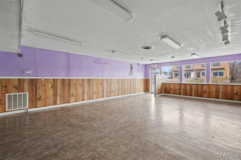 Tracts - Commercial Sale