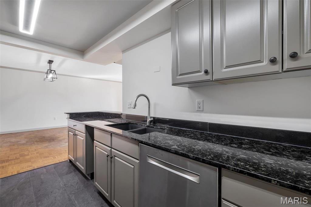 Park Tower Condo - Residential