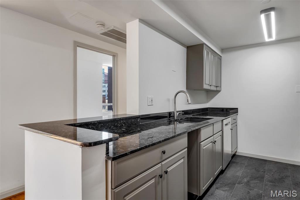 Park Tower Condo - Residential