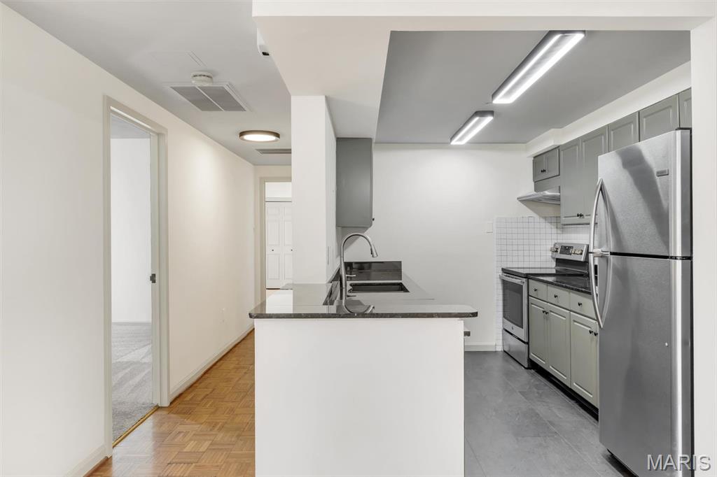 Park Tower Condo - Residential