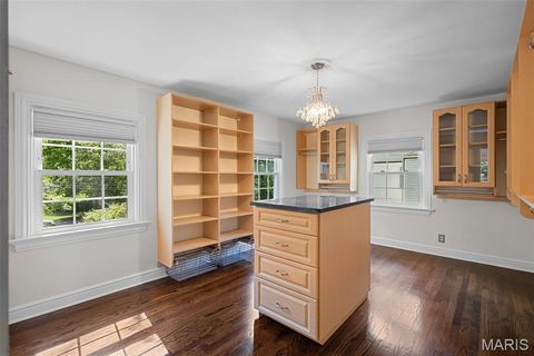 Tiny photo for 664 Hawbrook Avenue, Kirkwood, MO 63122 (MLS # 25066013)