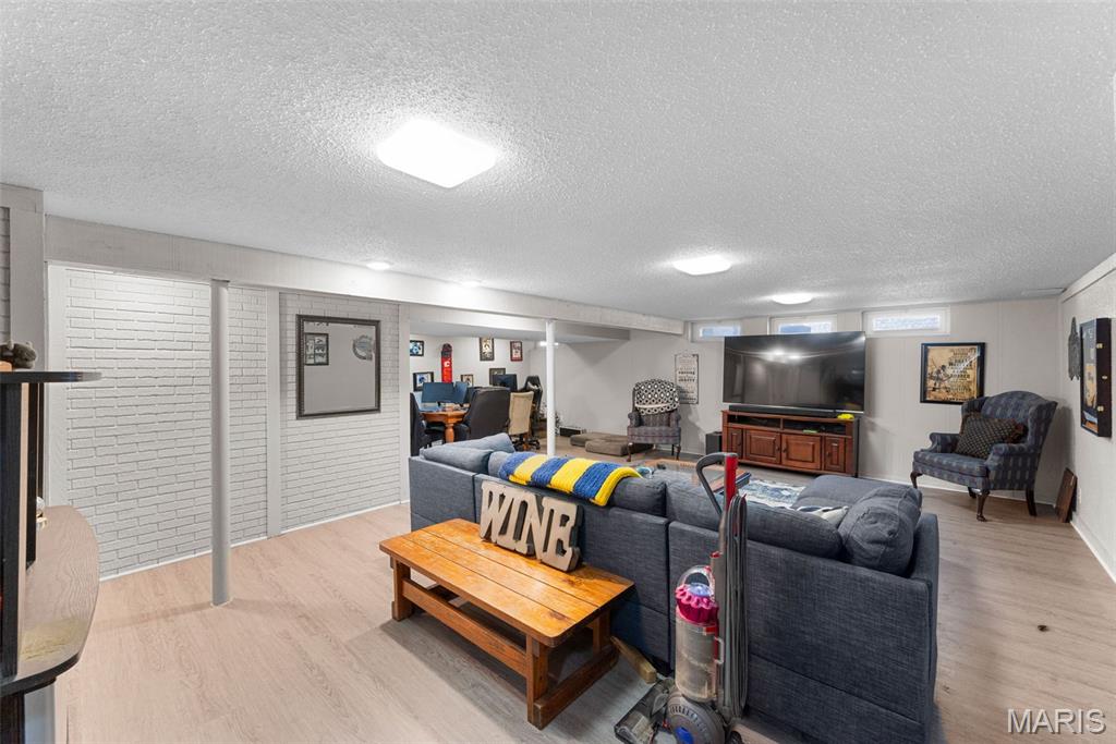 St Louis, Missouri 63146, United States, 4 Bedrooms Bedrooms, ,3 BathroomsBathrooms,Residential,Coming Soon,255146