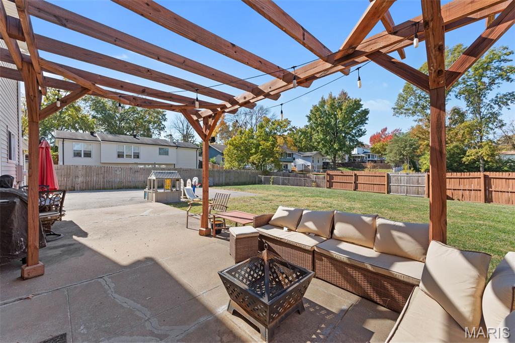 St Louis, Missouri 63146, United States, 4 Bedrooms Bedrooms, ,3 BathroomsBathrooms,Residential,Coming Soon,255146