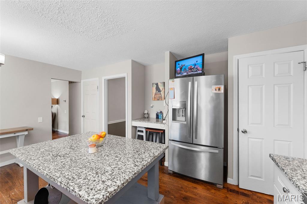 St Louis, Missouri 63146, United States, 4 Bedrooms Bedrooms, ,3 BathroomsBathrooms,Residential,Coming Soon,255146