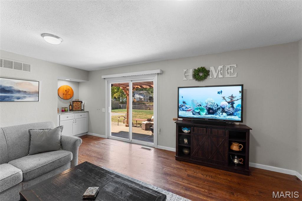 St Louis, Missouri 63146, United States, 4 Bedrooms Bedrooms, ,3 BathroomsBathrooms,Residential,Coming Soon,255146