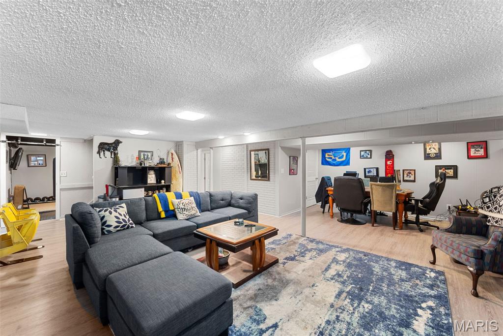 St Louis, Missouri 63146, United States, 4 Bedrooms Bedrooms, ,3 BathroomsBathrooms,Residential,Coming Soon,255146