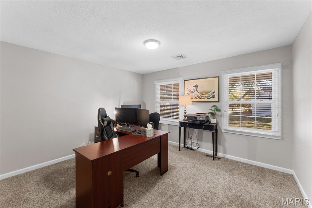 St Louis, Missouri 63146, United States, 4 Bedrooms Bedrooms, ,3 BathroomsBathrooms,Residential,Coming Soon,255146