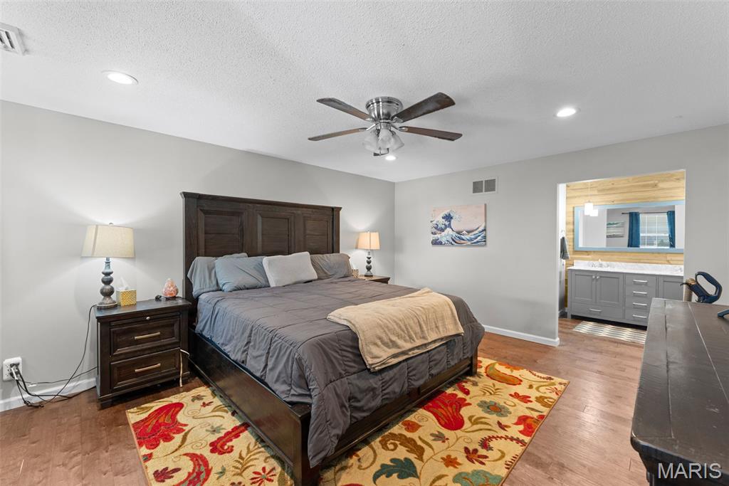 St Louis, Missouri 63146, United States, 4 Bedrooms Bedrooms, ,3 BathroomsBathrooms,Residential,Coming Soon,255146