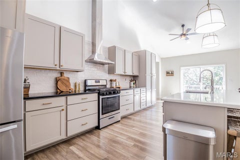 Tiny photo for 215 Ruth Harris LN, Poplar Bluff, MO 63901 (MLS # 26058654)