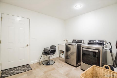 Tiny photo for 215 Ruth Harris LN, Poplar Bluff, MO 63901 (MLS # 26058654)