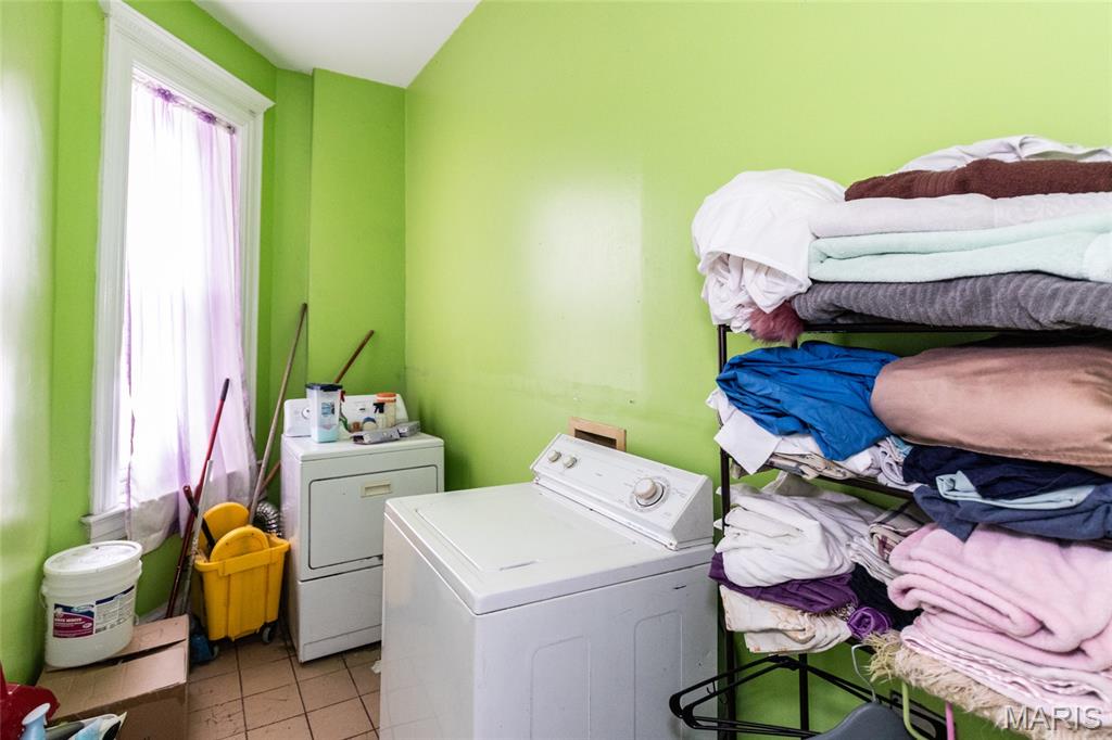 St Louis, Missouri 63107, United States, 8 Bedrooms Bedrooms, ,3 BathroomsBathrooms,Residential,Active,156939