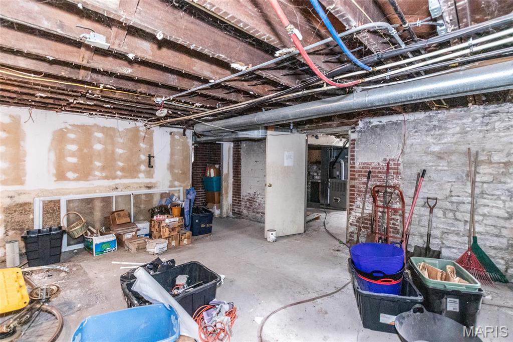 St Louis, Missouri 63107, United States, 8 Bedrooms Bedrooms, ,3 BathroomsBathrooms,Residential,Active,156939