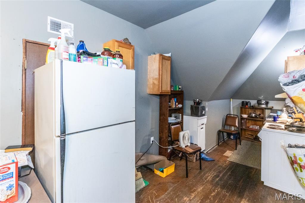 St Louis, Missouri 63107, United States, 8 Bedrooms Bedrooms, ,3 BathroomsBathrooms,Residential,Active,156939