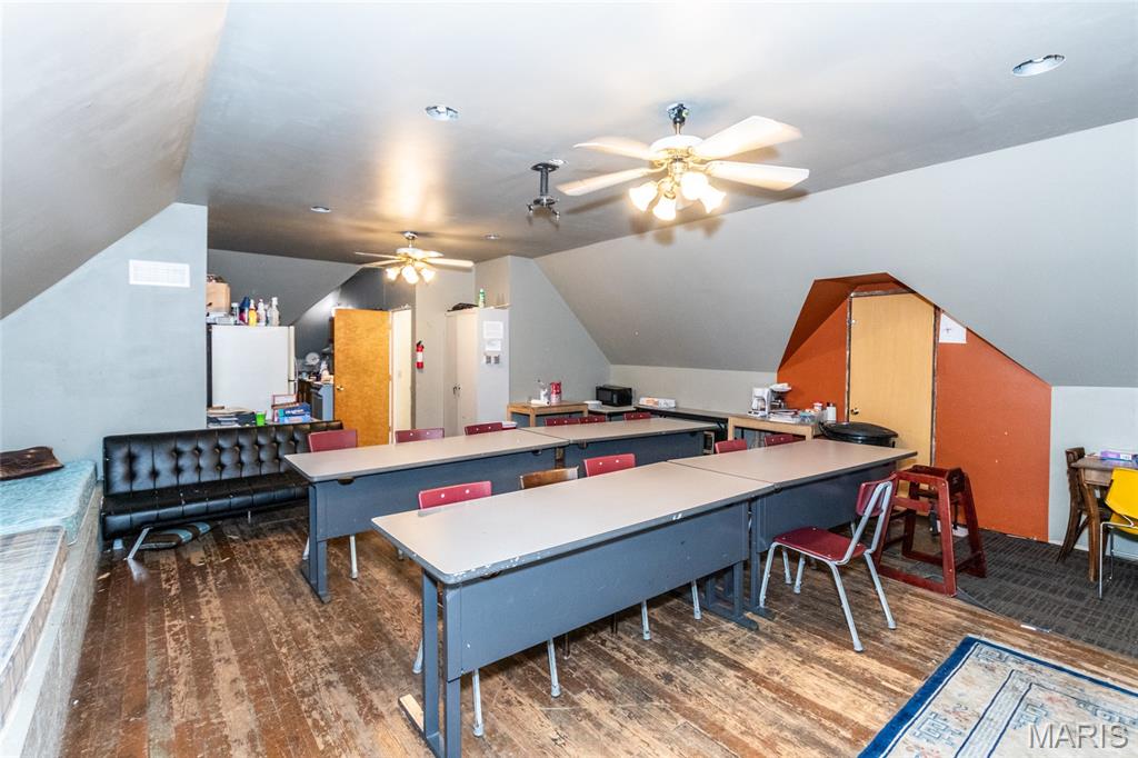 St Louis, Missouri 63107, United States, 8 Bedrooms Bedrooms, ,3 BathroomsBathrooms,Residential,Active,156939