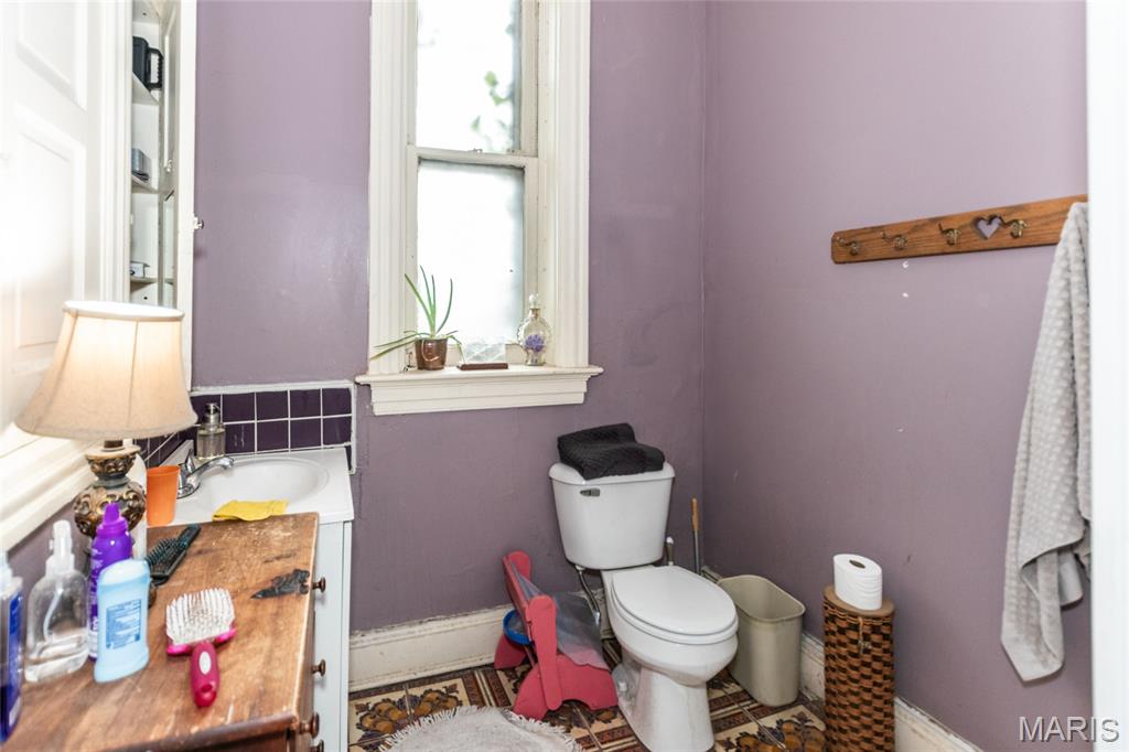 St Louis, Missouri 63107, United States, 8 Bedrooms Bedrooms, ,3 BathroomsBathrooms,Residential,Active,156939