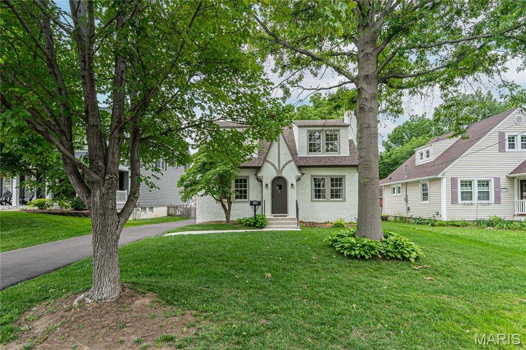 Photo of 931 Brownell Avenue, Glendale, MO 63122 (MLS # 26042784)