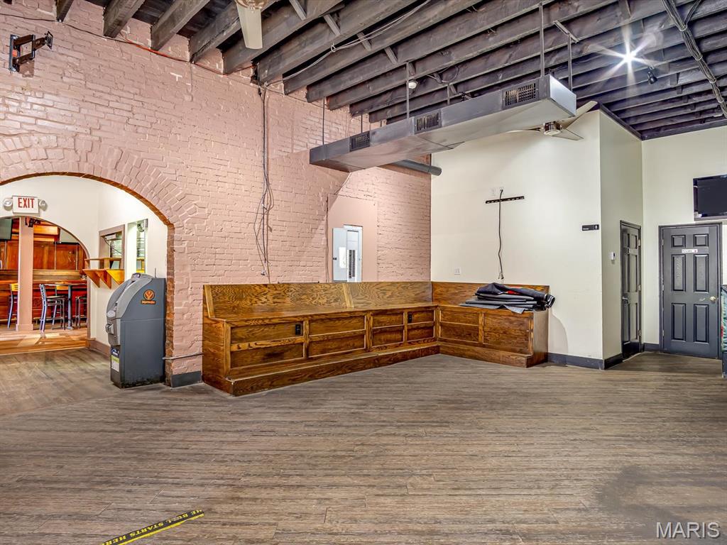 Jj Clarks - Commercial Sale