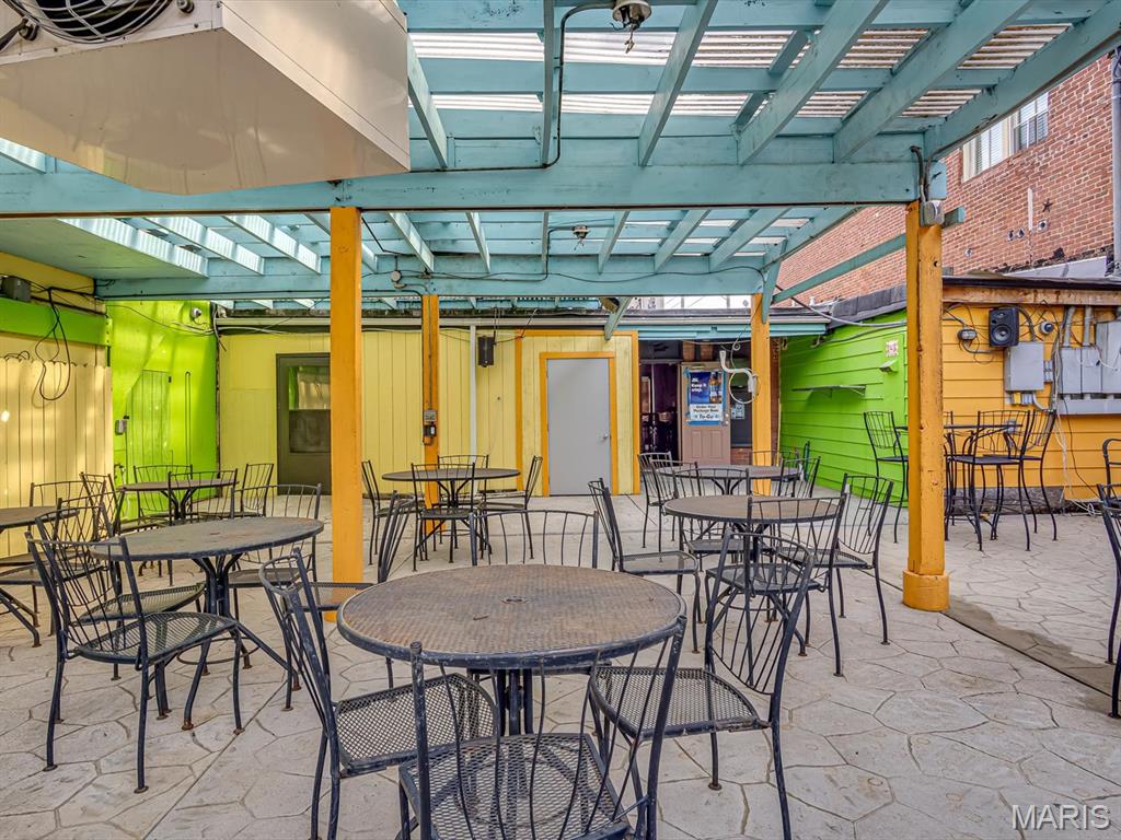 Jj Clarks - Commercial Sale