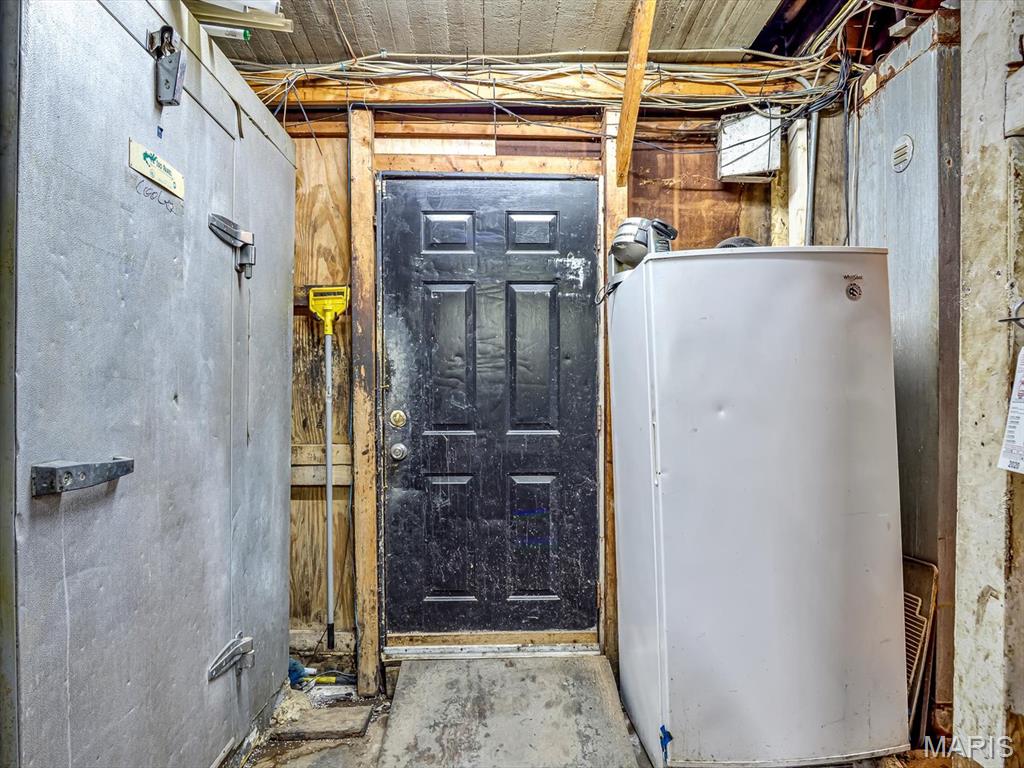 Jj Clarks - Commercial Sale