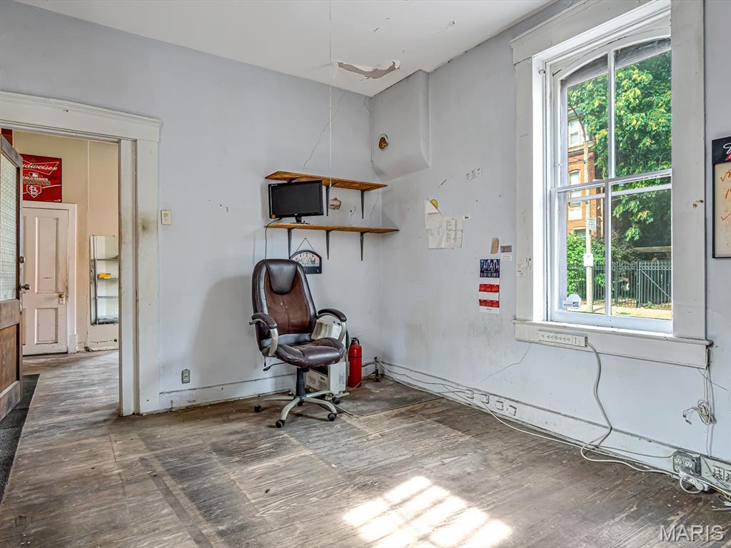 Jj Clarks - Commercial Sale