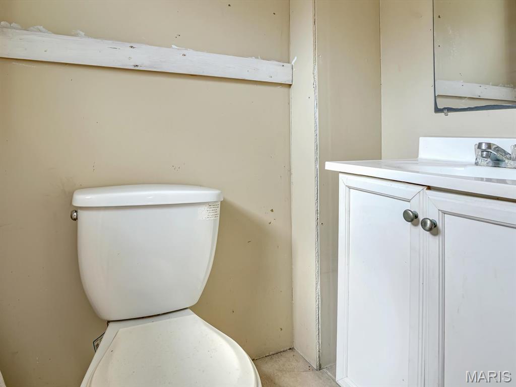 Jj Clarks - Commercial Sale