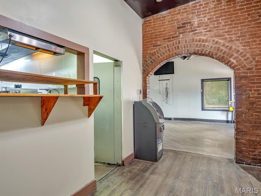 Jj Clarks - Commercial Sale